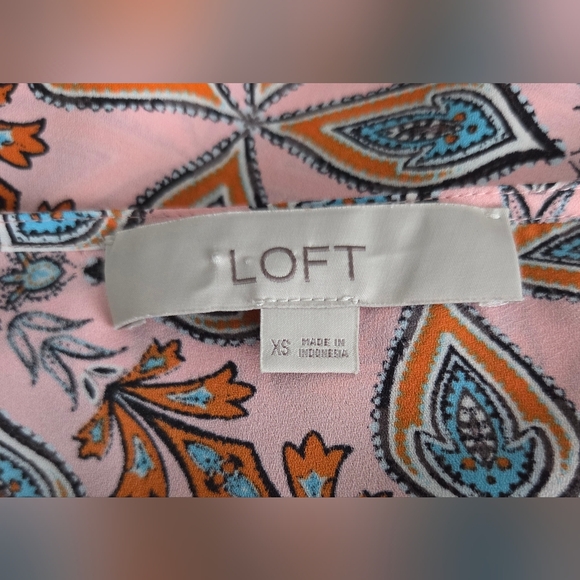 LOFT Geometric Floral V-Neck Ruffle Sleeve Top Size XS - Picture 11 of 12